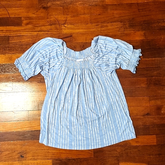 LuLaRoe Tops - 🔥SALE LulaRoe Baby Blue and White Striped Puff Sleeve Shirt